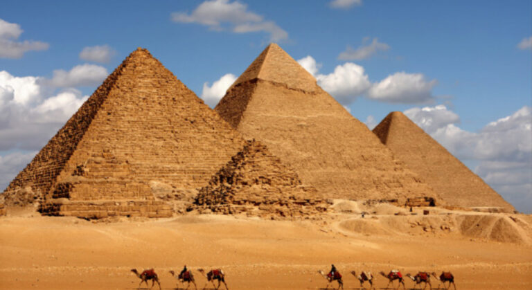 Who Built the Pyramids in Egypt